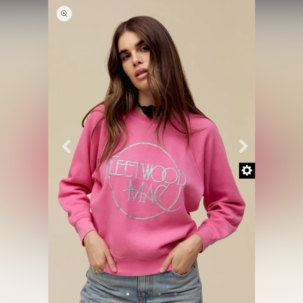 DAYDREAMER FLEETWOOD MAC CIRCLE LOGO RAGLAN CREW IN PINK ROGUE NWT